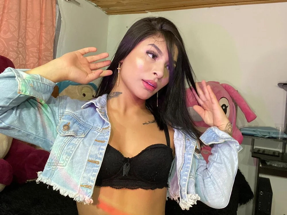 Sara_Sky3 offline chatrum