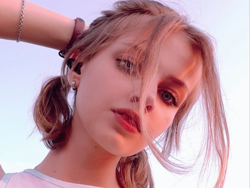 OdelinaEliot's Offline XXX Chat