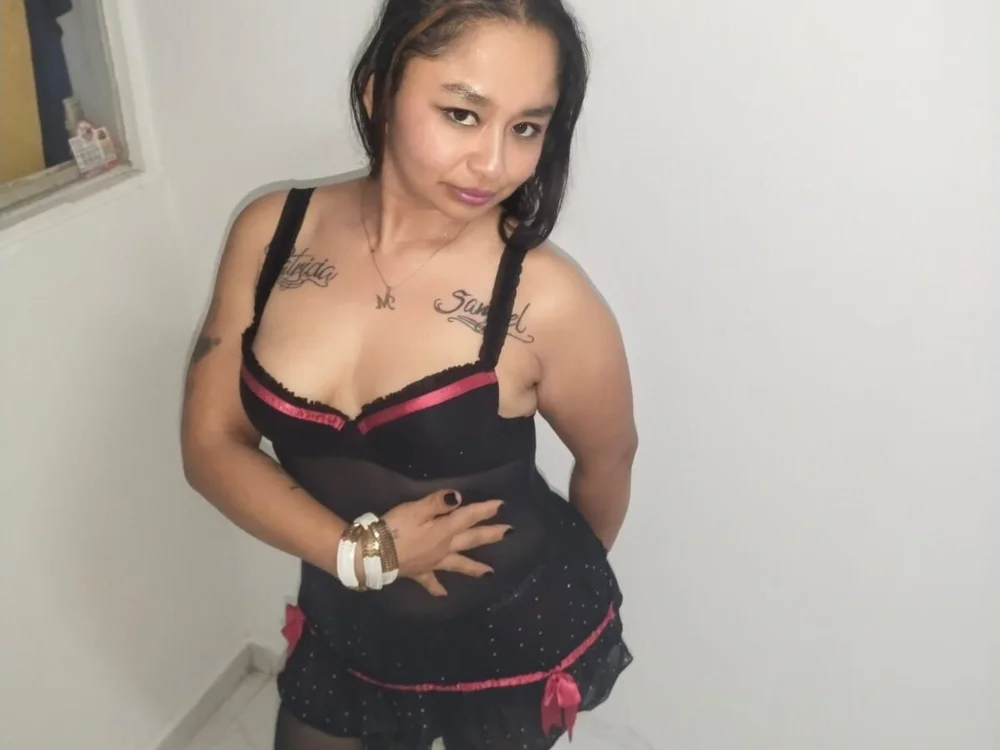 Fernanda-Sexy's Offline XXX Chat