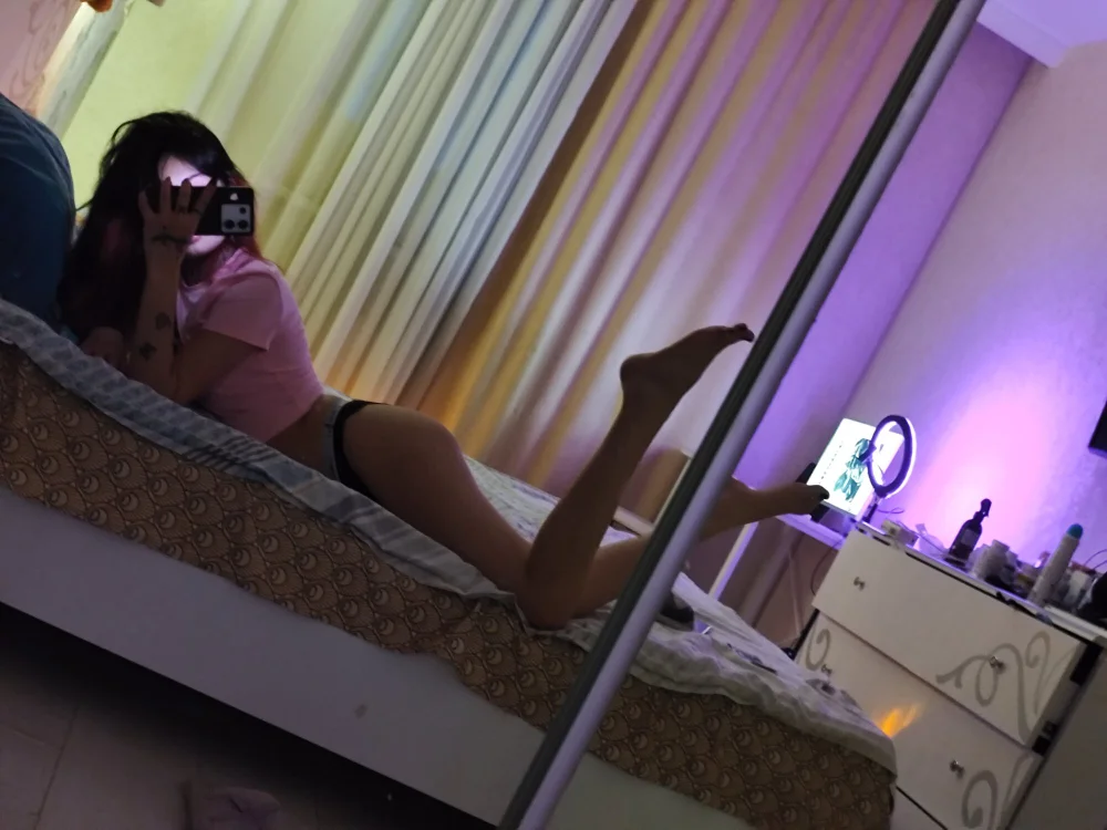 L1ttlePeach_ offline chatrum