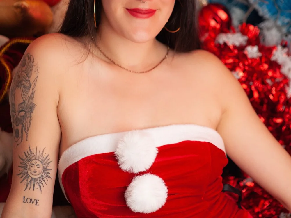 LyaCooper: офлайн-секс-чат