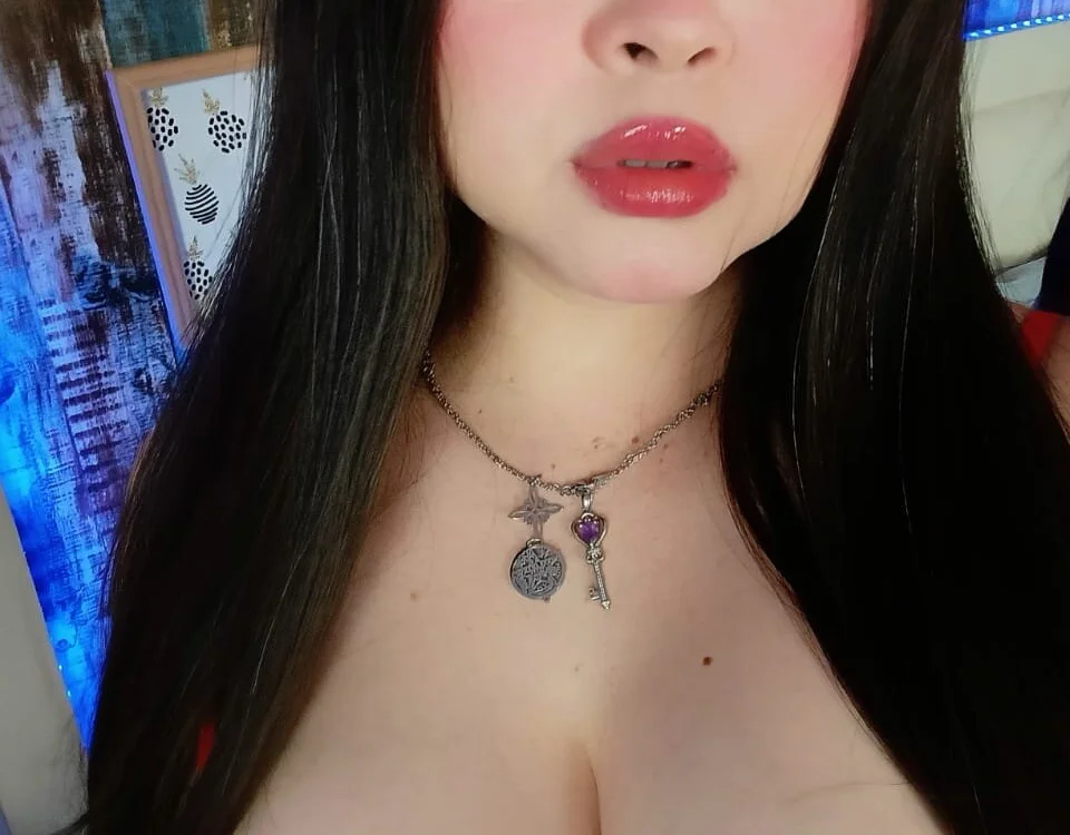 LolaVillalobosn Offline XXX chat
