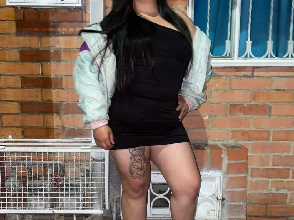 دردشة Nina_Love69 الجنسية دون اتصال