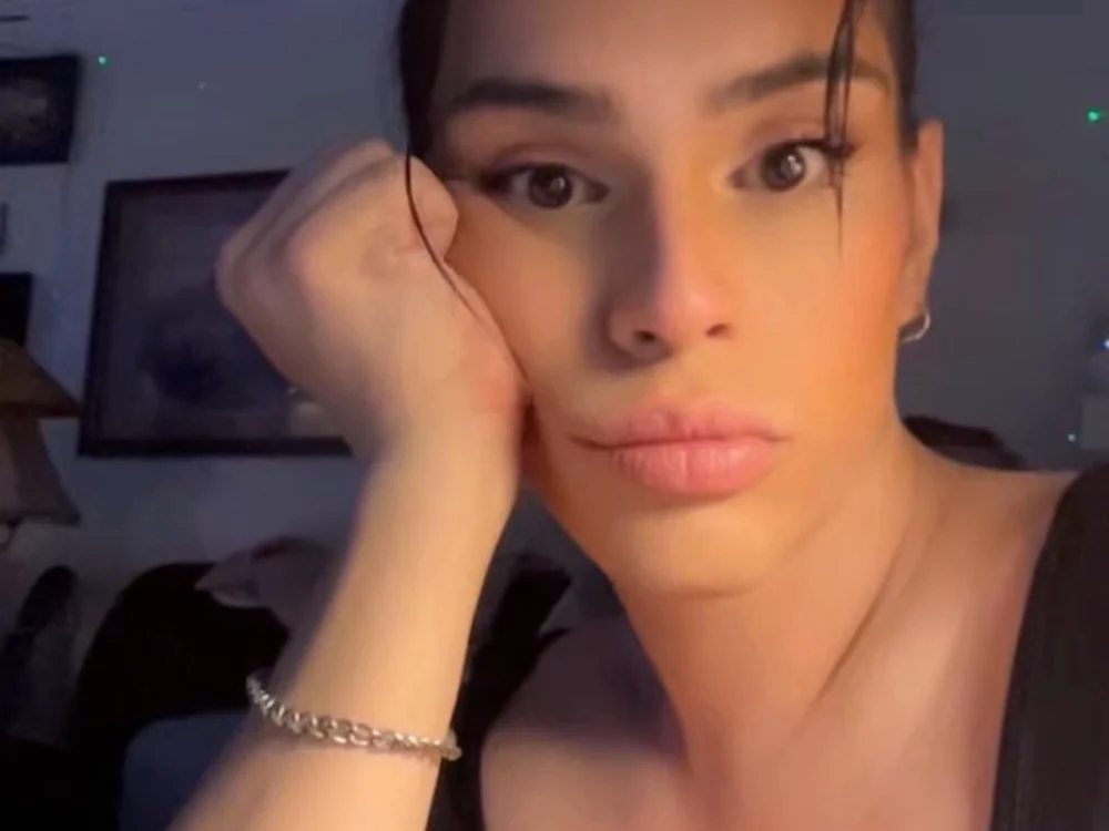 anything4parisx Chat XXX offline