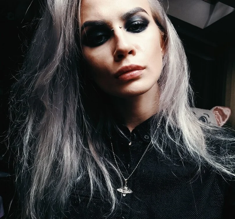 xxxcharismaaa Adlı Modelin Çevrimdışı XXX Sohbeti