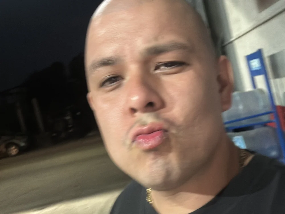 jonhattan10's Offline Chat Room