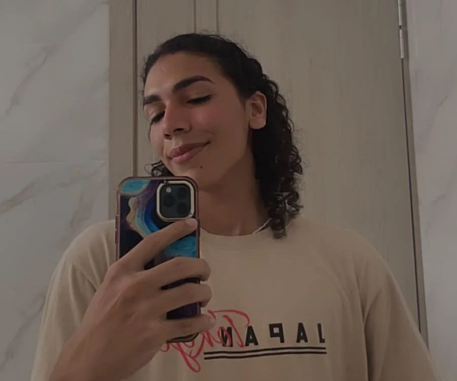 Andres_tang12 Chat XXX offline