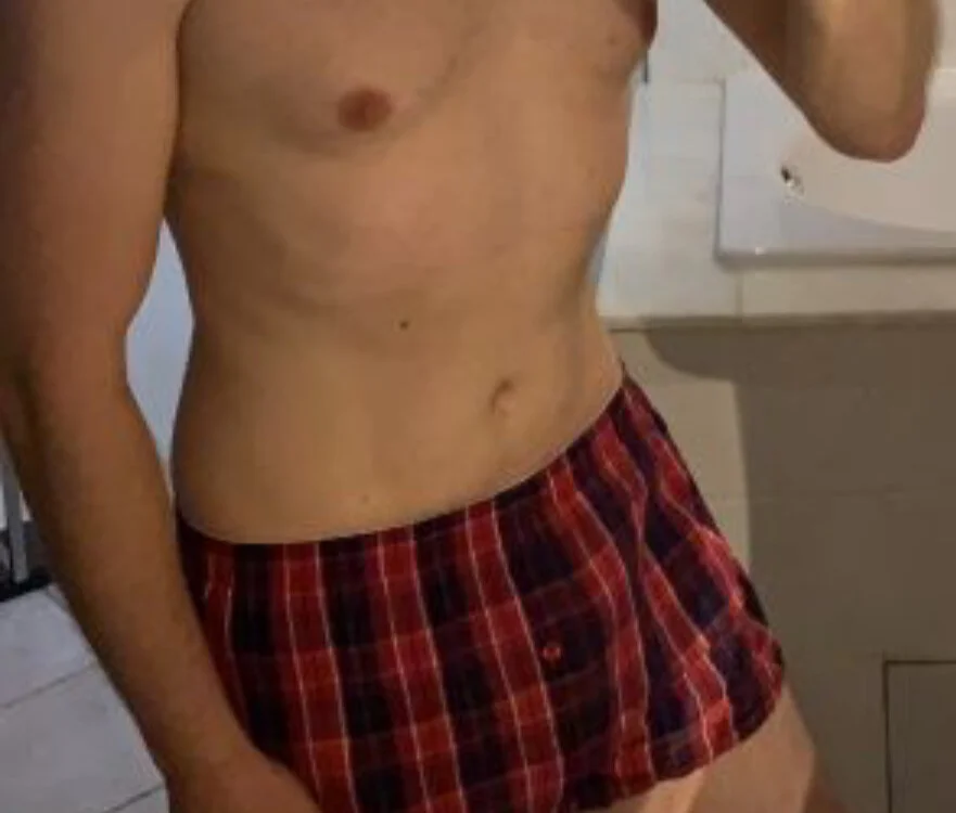 GayFunHot's Offline Chat Room