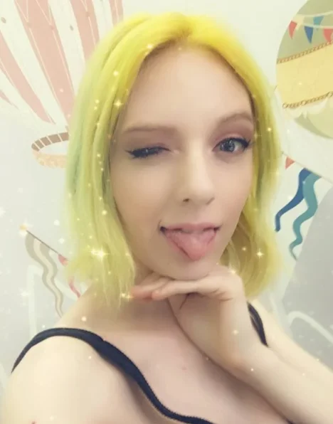 _Minerva_Trees' Offline Chat Room