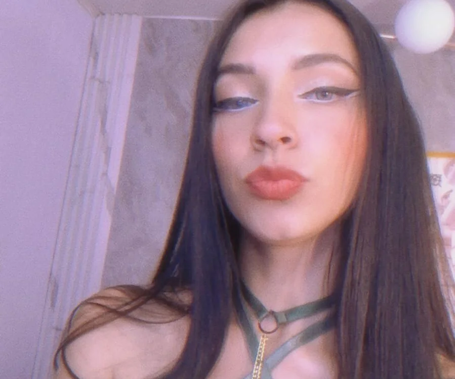 HeraNude_ch's Offline XXX Chat