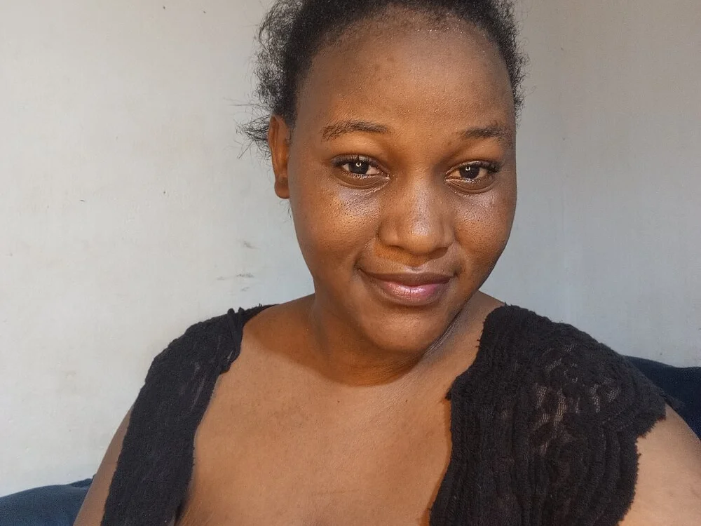 _Feliciah_'s Offline XXX Chat