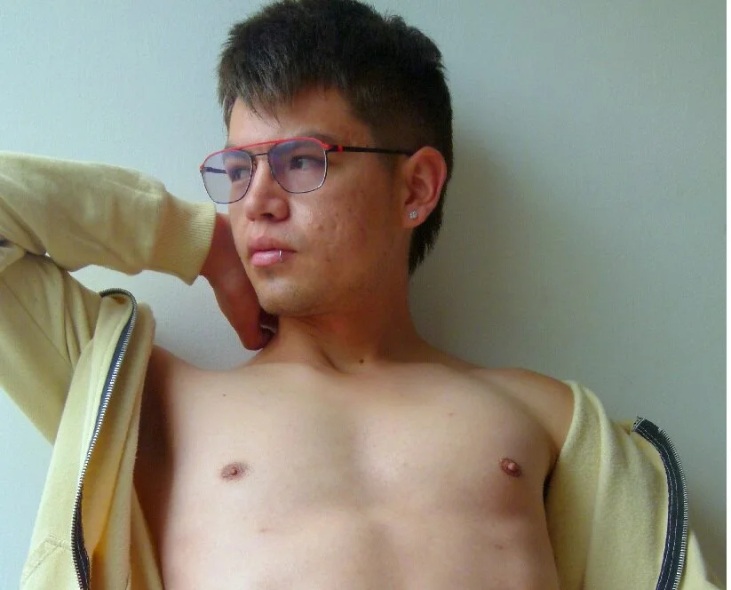 nicolatinboyn Offline XXX chat