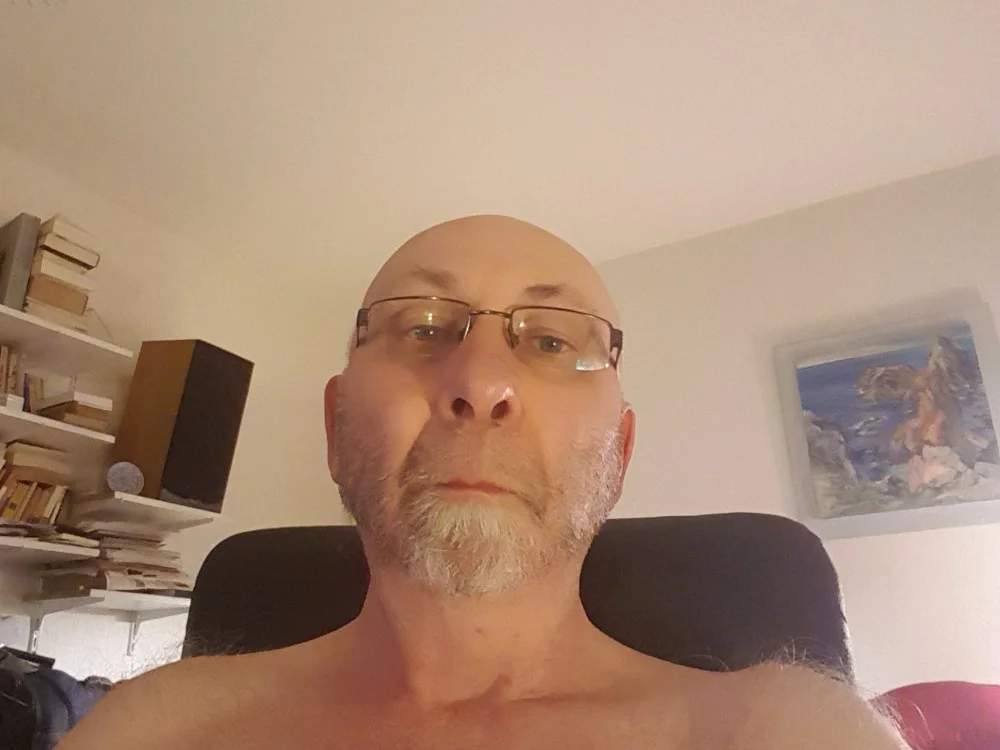 briochin Offline XXX-Chat