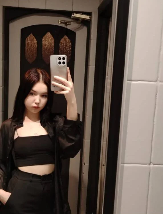 RadyBoonmee's Offline XXX Chat