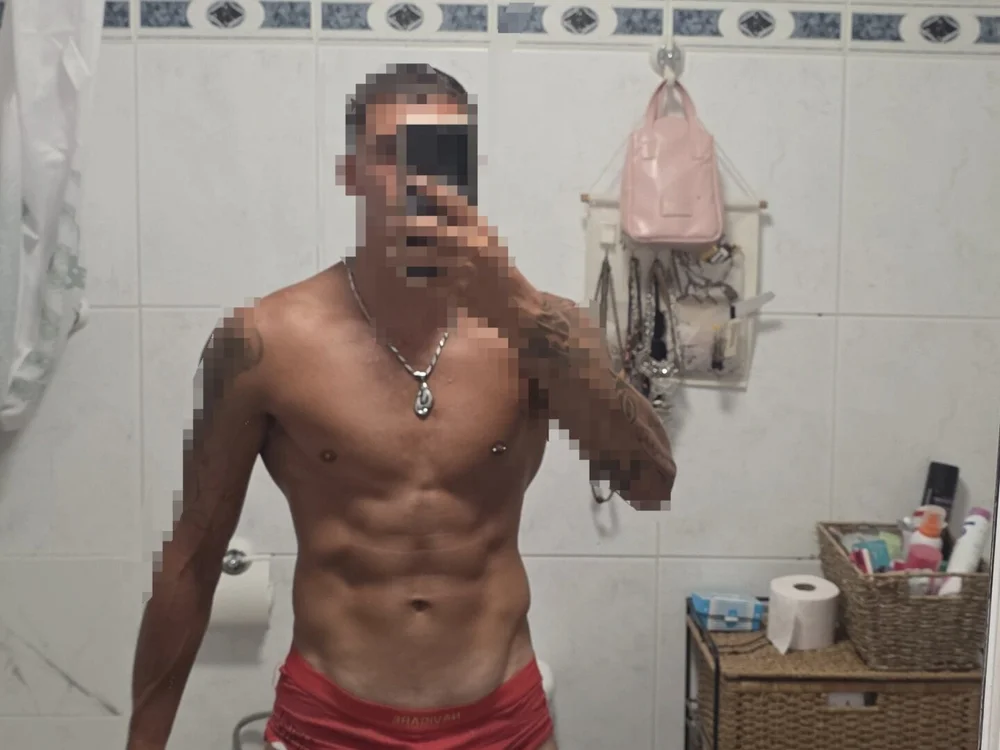 hotboy1376 Chat XXX offline