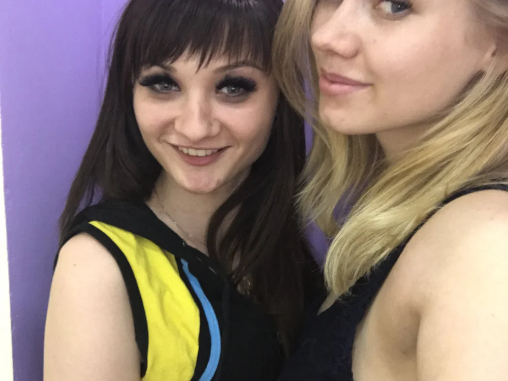 Hot-stuff's Offline Chat Room