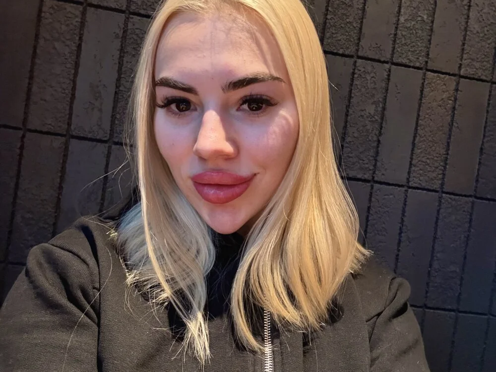 lola_go's Offline Chat Room