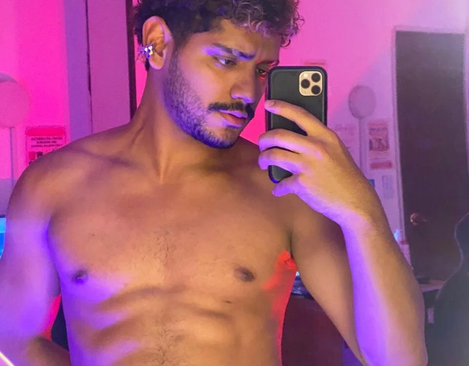 milo_tay অফলাইন XXX চ্যাট