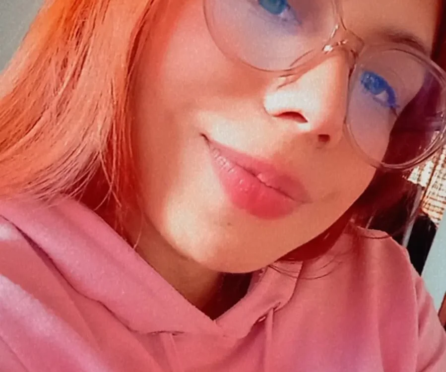 Slut_Nerdy's Offline Chat Room