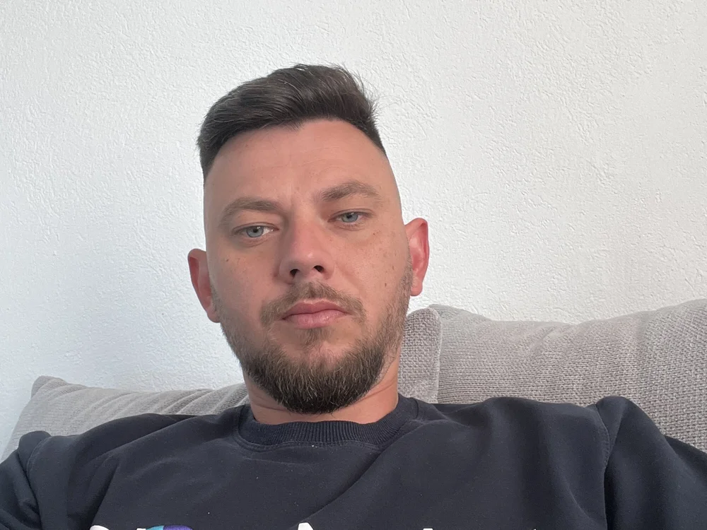 jerkboy187's Offline XXX Chat