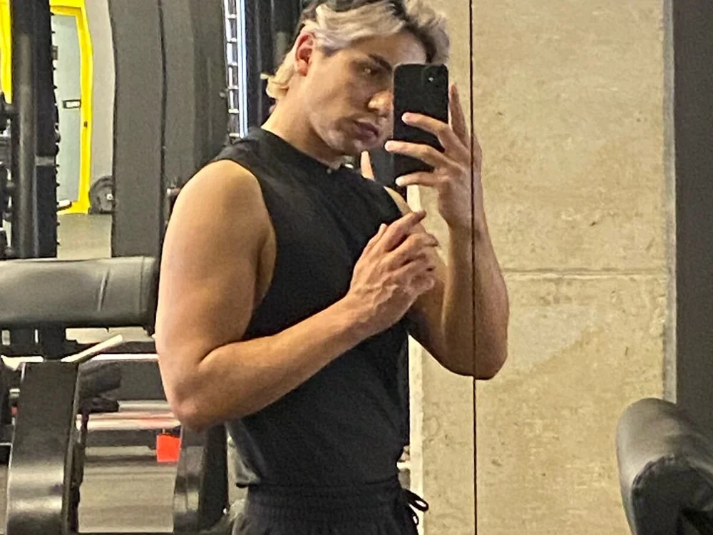 ห้องแชทออฟไลน์ของ Luke_Miller_hot