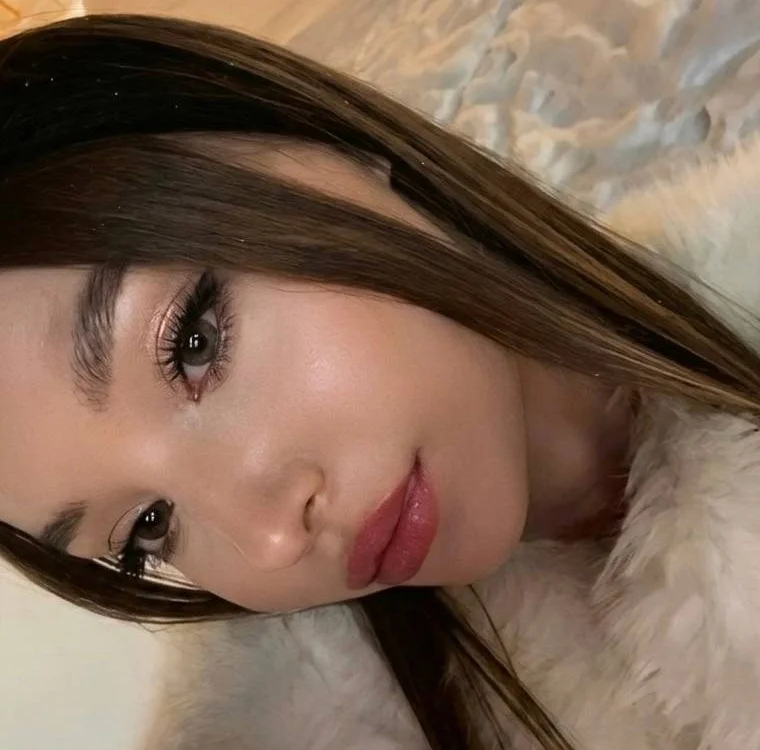 ClaraSweet_ Adlı Modelin Çevrimdışı XXX Sohbeti