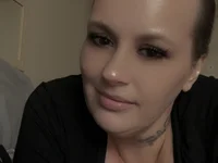 mommaspanxxdaddy2026's Offline Chat Room