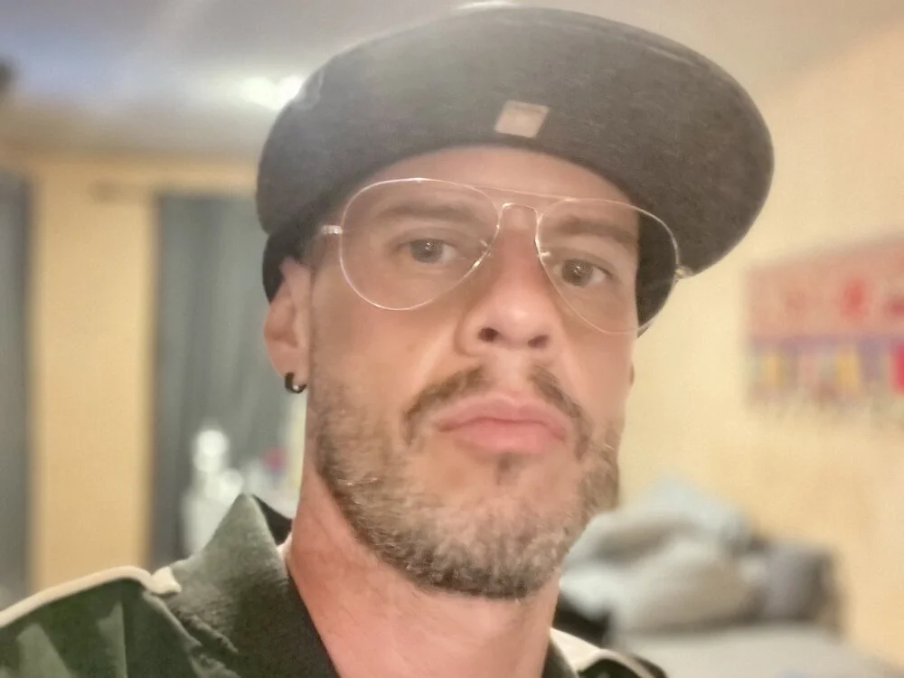 Donovanyu offline XXX-chat