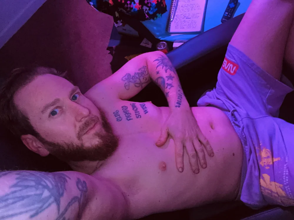 MrPurple999 Obrolan XXX Offline