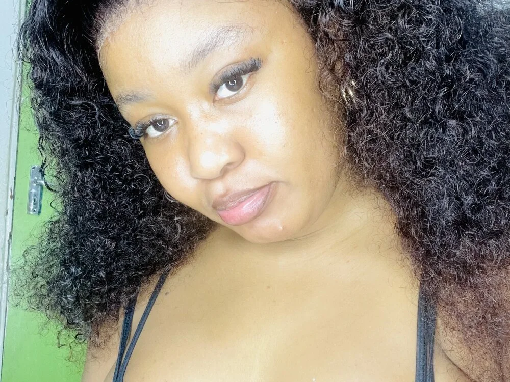 Chatroom XXX hors ligne de BlackBarbieX23