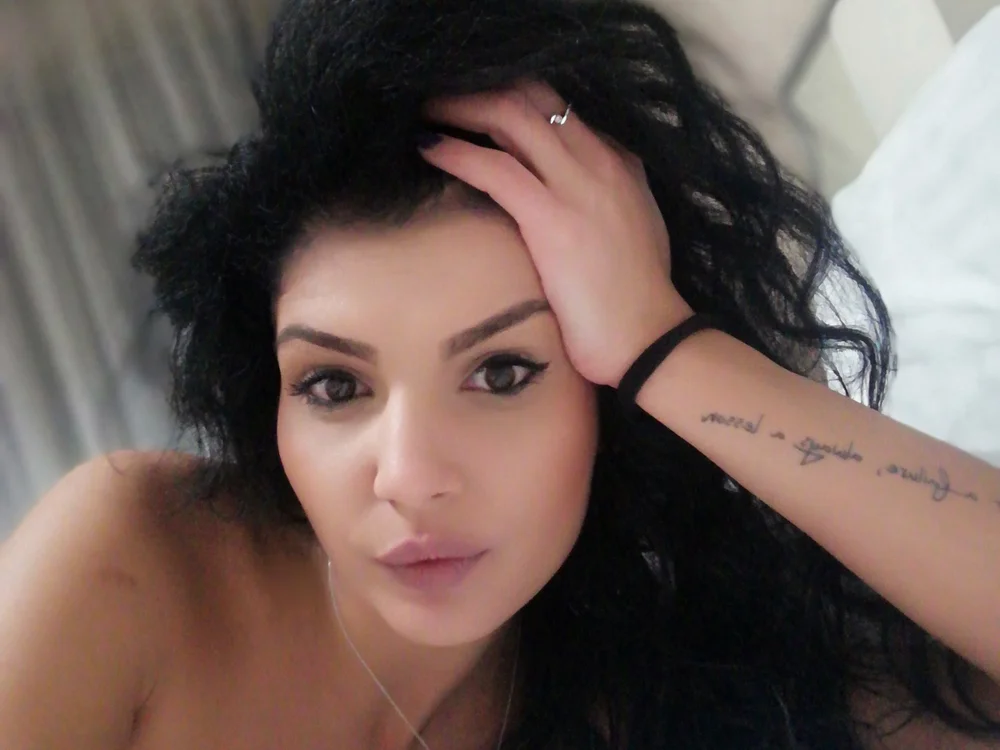 AmarisAnisia's Offline XXX Chat