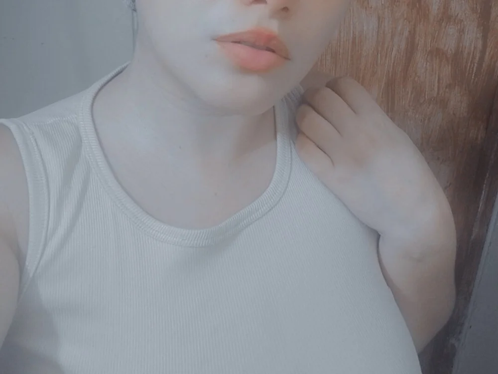 Dvanne99 離線 XXX 聊天