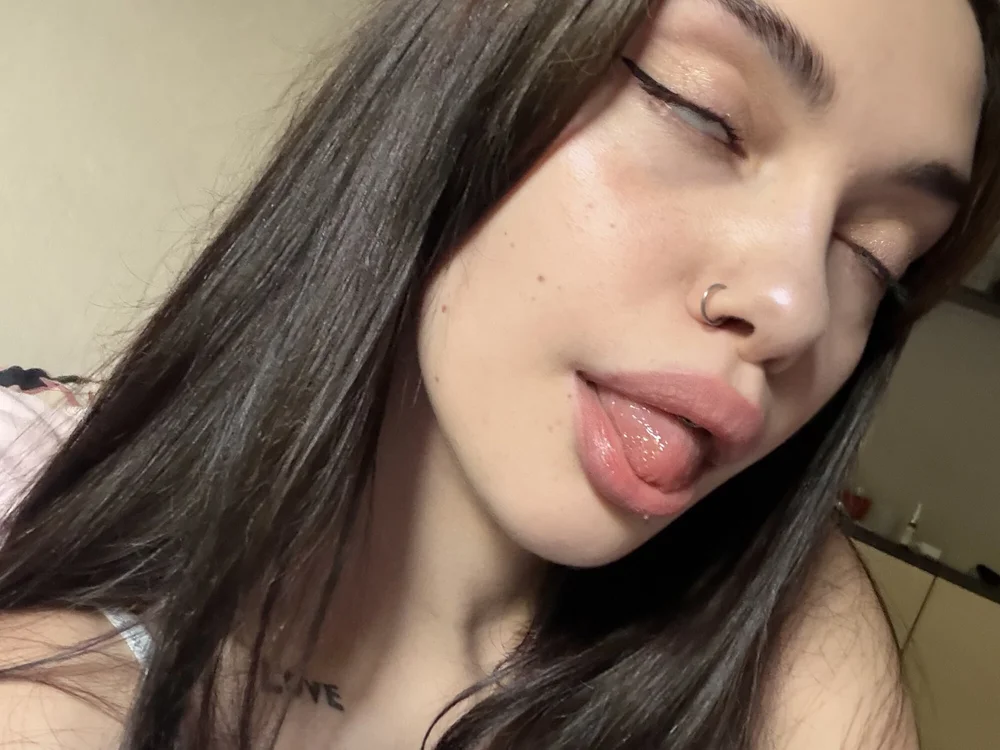 MimiLuvEva's Offline XXX Chat
