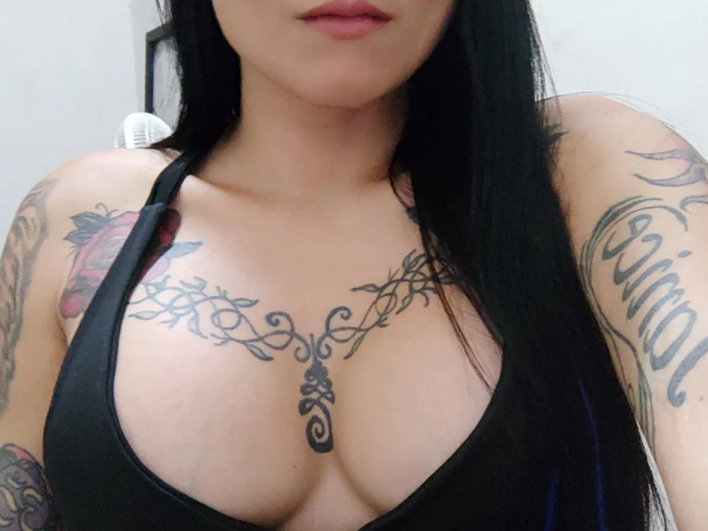 juliana-agu's Offline XXX Chat