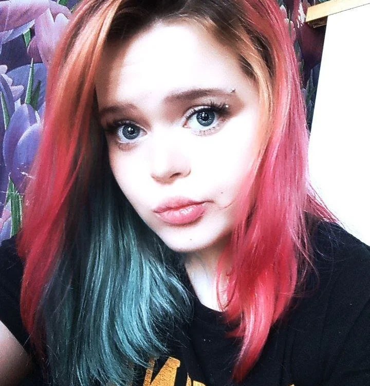 _little_monsterrr_'s Offline Chat Room