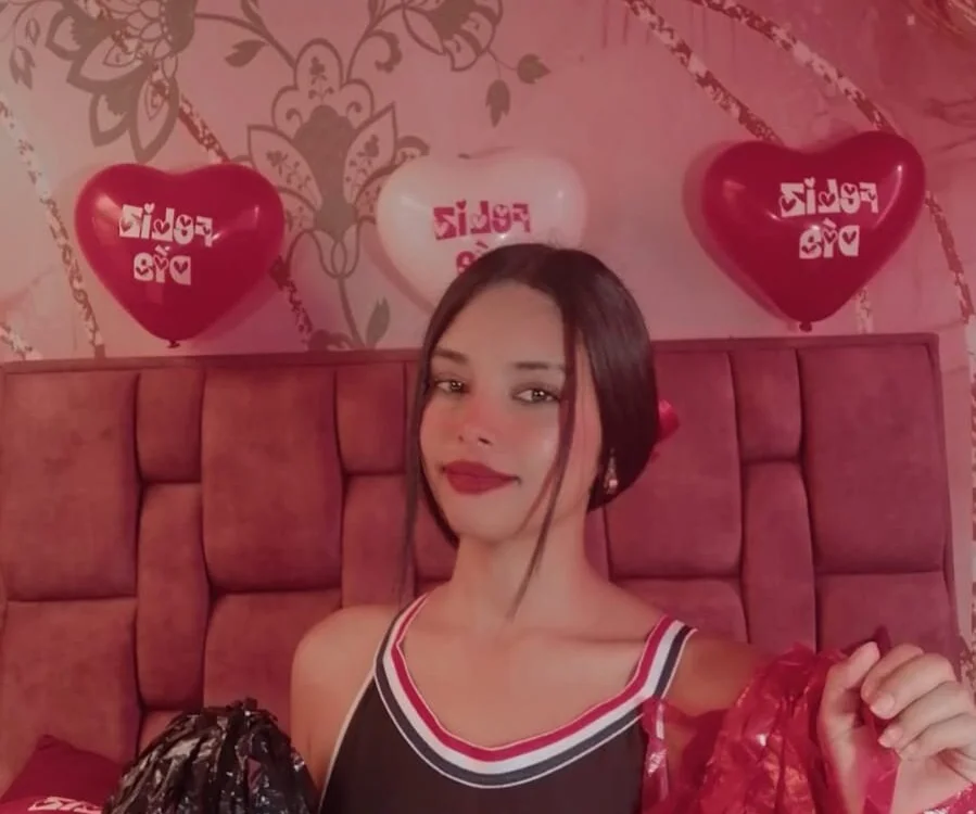 Estrellaa_1 离线XXX聊天