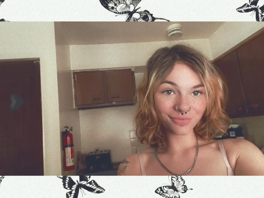 Goddess_Bella_Rose offline chatrum