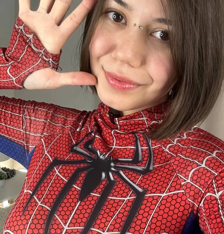 OlivaRotundo offline XXX-chat