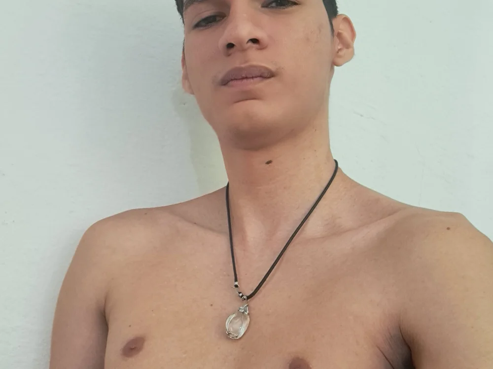 Paulhot018 Chat XXX Ngoại tuyến