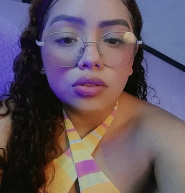 Offline chatovací místnost Layla_bigboobs