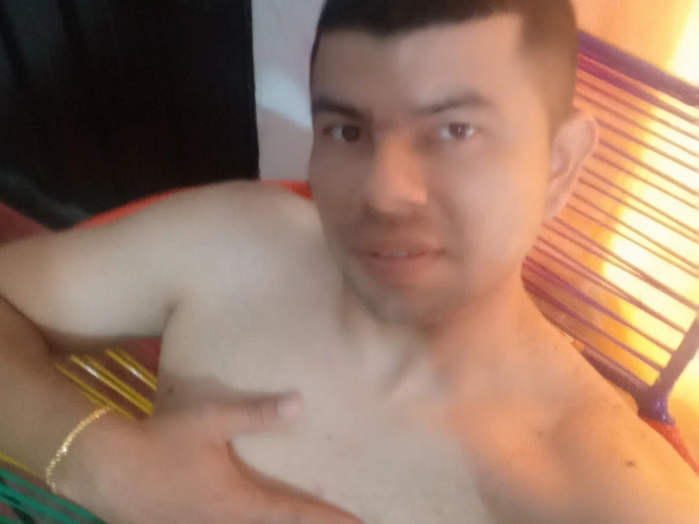 eiderarenas' Offline Chat Room