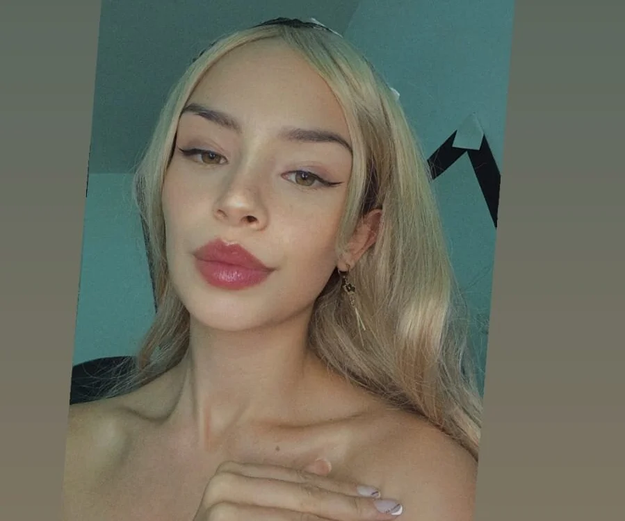 Megan_Blue_n Offline XXX chat