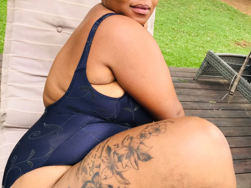 BUSTYBOOBIEX's Offline XXX Chat