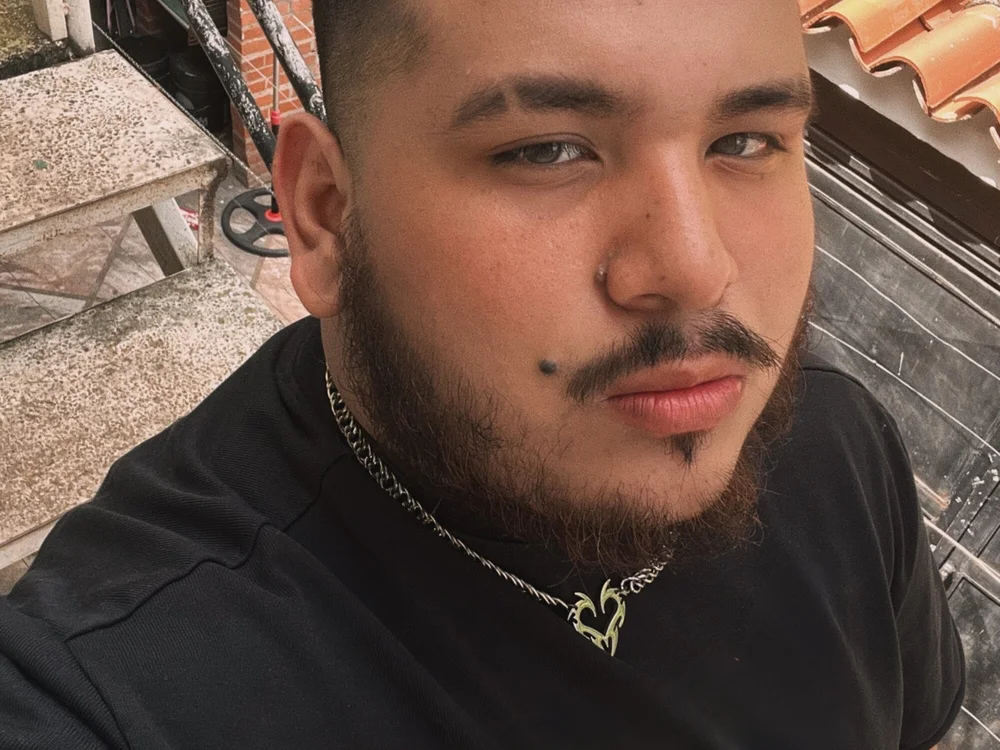 albertoelosoxx Obrolan XXX Offline