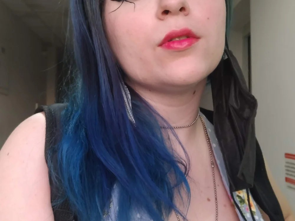 ClaraPeituda's Offline Chat Room