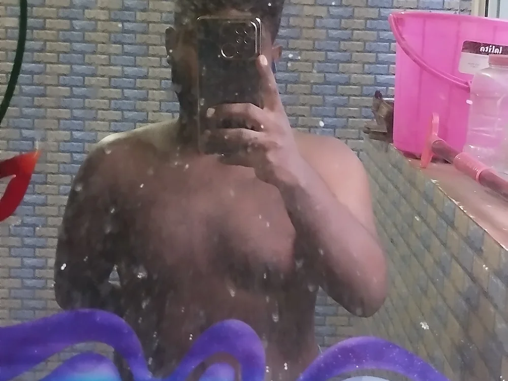 Abhisk_1996: συνομιλία ΧΧΧ εκτός σύνδεσης