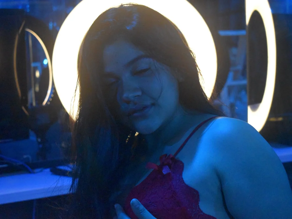 HaileyWidsor's Offline Chat Room