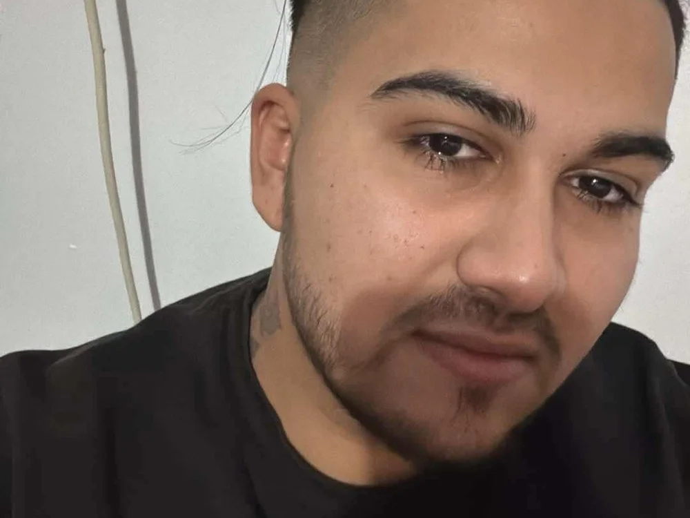 hadess03's Offline Chat Room