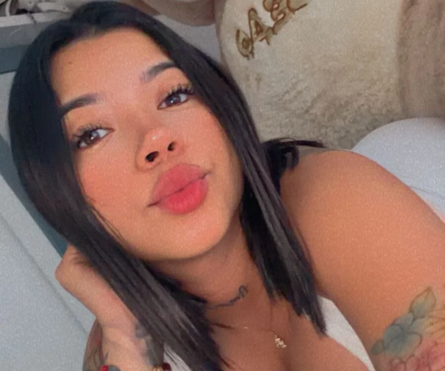 _Hot_latinas' Offline Chat Room