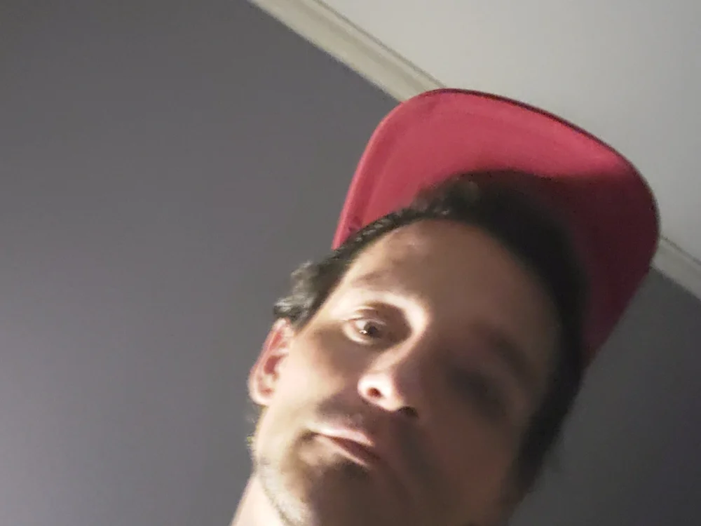 Nickyboy_724's Offline Chat Room